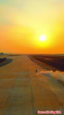 HOÀNG HÔN TRÊN ĐƯỜNG BĂNG SÂN BAY LONG THÀNH CÔNG TÁC VỆ SINH MẶT ĐƯỜNG BẰNG TRIỂN KHAI QUYẾT LIỆT #sanbaylongthanh #daikiemsoat #tansonnhatairport #viral 