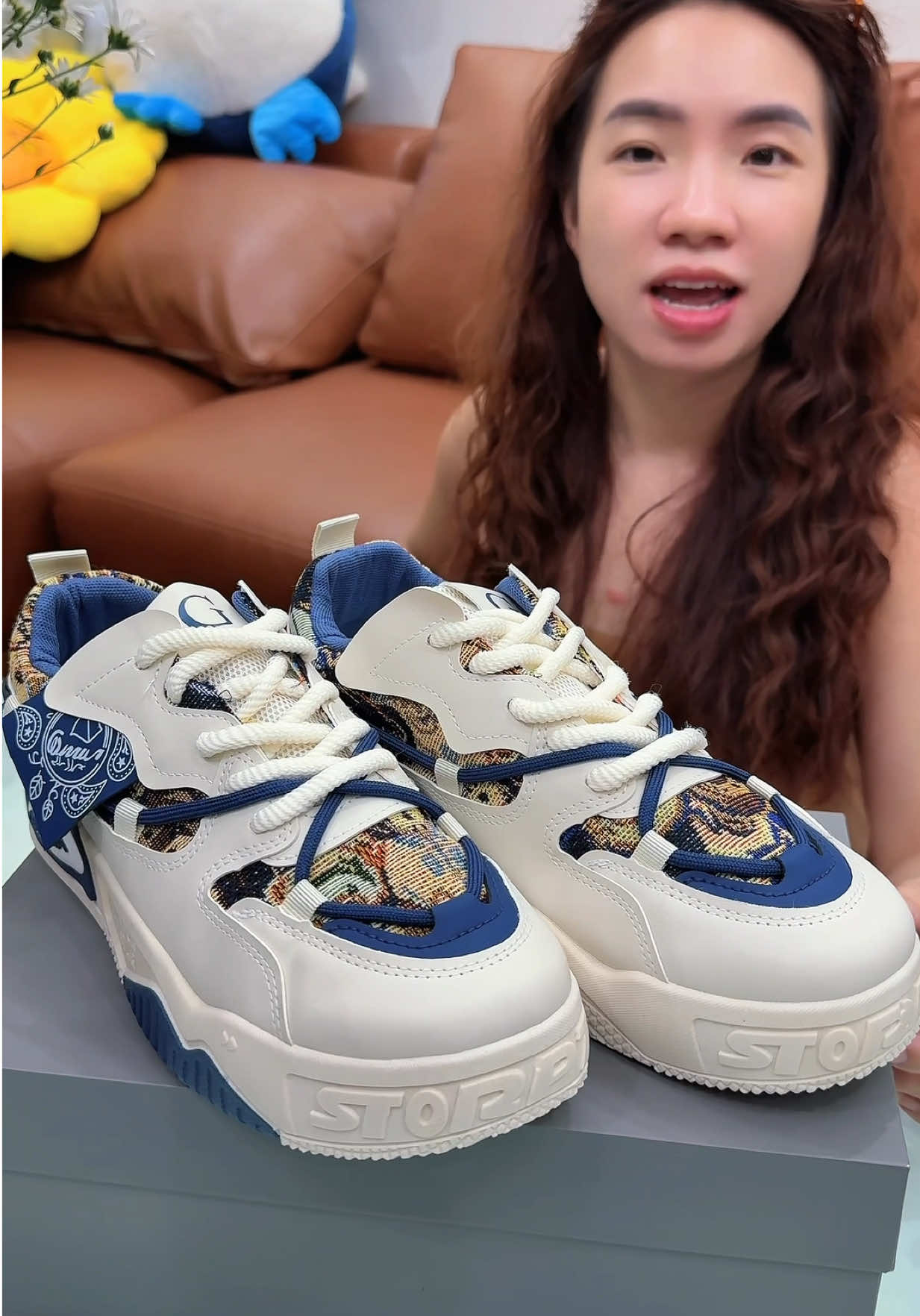 Giày Sneaker Phong Cách Hiện Đại #xuhuong #giaysneaker #giaythethao #huyenhomhinh365 