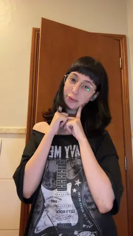 Lembrando: minha pele é oleosa e com tendencia a acne. Nao comprem produtos que vocês viram em um video sem saber se vai ser indicado pro tipo de pele de vocês!! 🖤🖤 #fyp #girlytok #skincare 