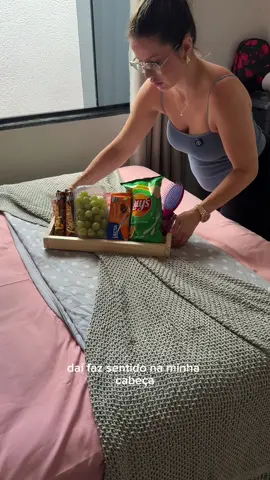 Arrume o quarto comigo pra receber minha primeira visita 🤣🤣🤣  #DailyRoutine #grwm #decoração #comprinhas 