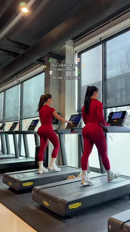 now live @DFYNE “PUCK” to save!!! 🎅🏼❣️ |@GladysPhillip #girlstok #christmas #wishlist 