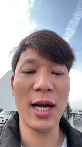 Đừng giúp đỡ người khi không cần thiết.câu chuyện nhờ mở nắp chai nước . #ebookdixadetrove 