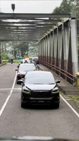 Ceper tapi gak keras kaya batu ‼️ If @Garasimulyajaya.id (mobil belakang forsale ya itu yuk dipinang yg mau kembaran sama verer) Sekarang waktunya spill fitmen daily spec verer : 1. Velg : by @Absgarage sudah no debat ini, btw skrg masih pinjam ya velg verer on progres  2. Ban : kinto 245/45 3. Shock : original (dpn) dan kayaba (blk) 4. Per : original (dpn) dan mercy (blk) 5. Fitmen : made in @fstxgarage no debat jg ini (custom arm depan, custom ceper, custom stopper dpn blk, custom stabilizer blk, fitmen corection, no camber dll) 6. Spooring : by @Tukang spooring nah ini finishingnya paket lengkap. Sekian dan terima gaji 🤙🏻 #fyp  #2gdinnova  #innovareborn 