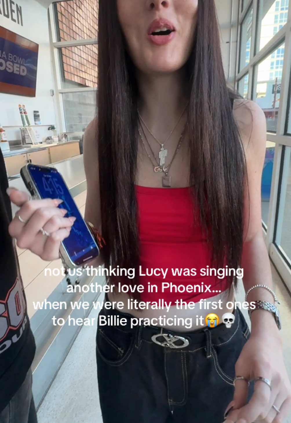 OUR BRAINS JUST COULDN’T ACCEPT THE FACT THAT IT WAS BILLIE💔  #billieeilish #hitmehardandsofttour #anotherlove #xybzca #hmhas @BILLIE EILISH @lucy dacus @Tom Odell @bailee★ 