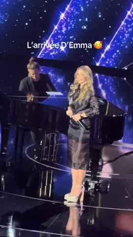 ✨🎤 Grand retour d’Emma sur le plateau du Studio 217 ! 🎬✨ Après son élimination en novembre dernier, @emmaaamusic_ est revenu  en force pour un prime événement ce samedi et qu’est ce qu’on attendais ce moment  de la retrouver sur scène ! 🔥 Rendez-vous ce soir pour découvrir sa voix, son énergie… et toute la magie qu’elle apporte à la Star Academy. #StarAcademy #Emma #Studio217 #Retour #Musique  