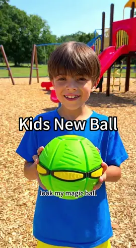 it’s a magic ball that changes shape! #fun#play#Outdoors#playtime #bouncingball 