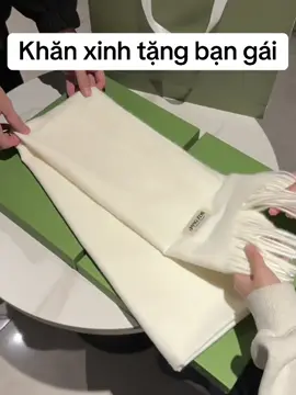 Khăn xinh tặng bạn gái#quatangnguoiyeu #quatangbangai #khanquangcomuadong #khanquangco #khanquang 