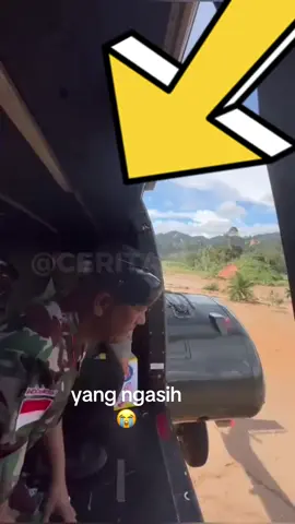 BEGiNi kondisi Kor84N Banjir bandang dan tanah longsor di taput saat mendapatkan bantuan yang di jatukan #bobynasution  dari heli #sibolga #sumut #banjir #taput 