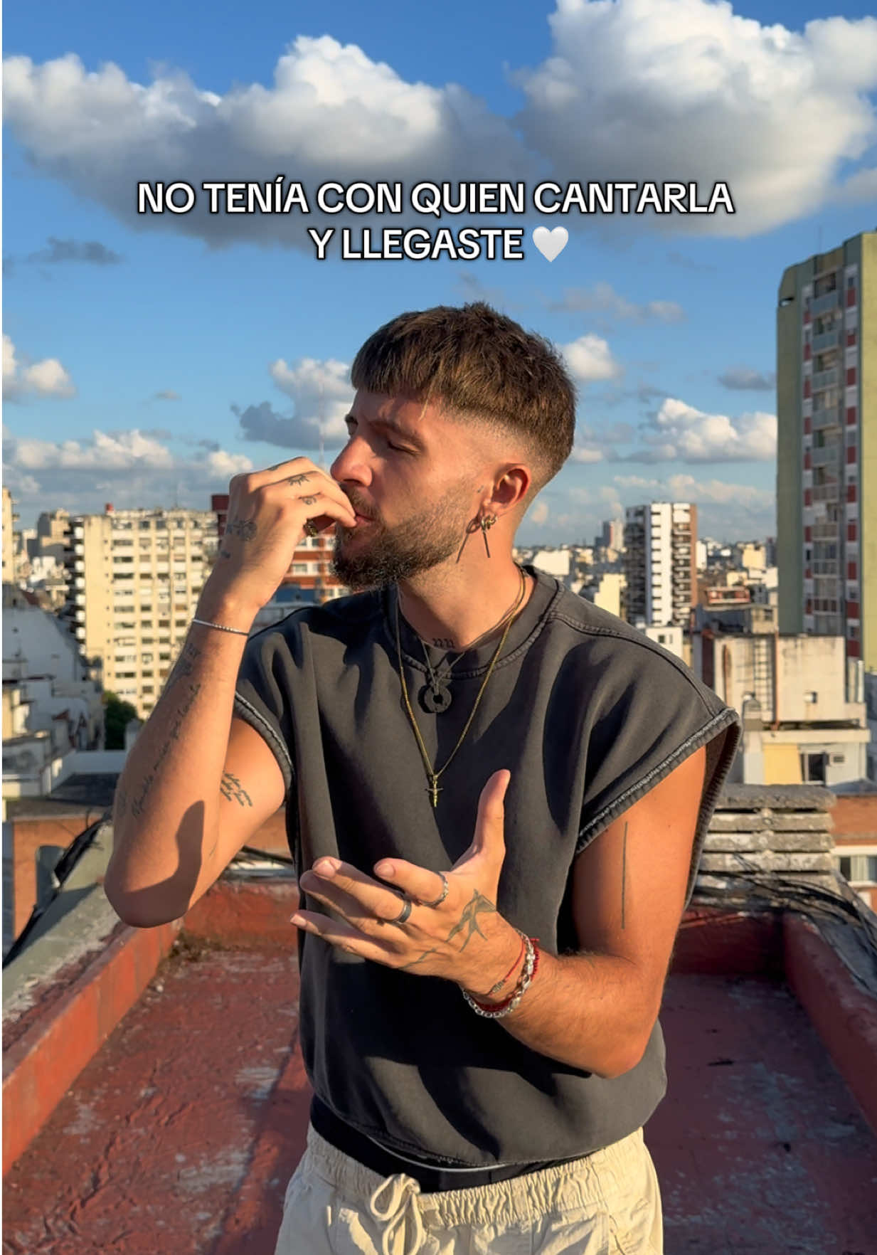 está para bailarla juntos 💃🏽