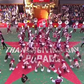 sending our love from the other side of the screen. so fun watching @templebands bring this to life on the macy's thanksgiving day parade 🖤 @Temple University 