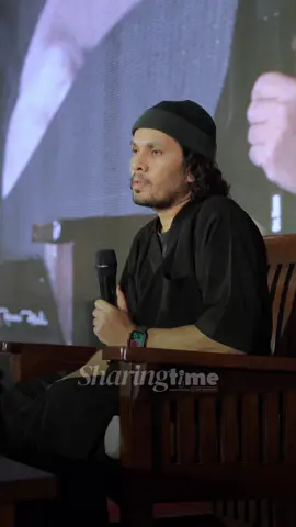 Rezeki yang halal mendatangkan keberkahan dan kemudahan dari Allah.🌙🌿 〰️〰️〰️〰️〰️〰️〰️〰️〰️〰️〰️〰️〰️〰️〰️ Jadwal sharing time UHA insyaallah: 7 Desember: MAKASSAR 21 Desember: PADANG 18 Januari: PONTIANAK 25 Januari: KENDARI 22 Februari: JAKARTA Cara daftarnya di website ➡️ sharingtimeuha.com 😊 #sharingtime #hananattaki #ayahamanah #padang #kendari 