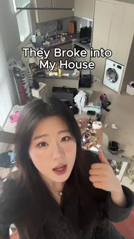 I swear I don’t live like this