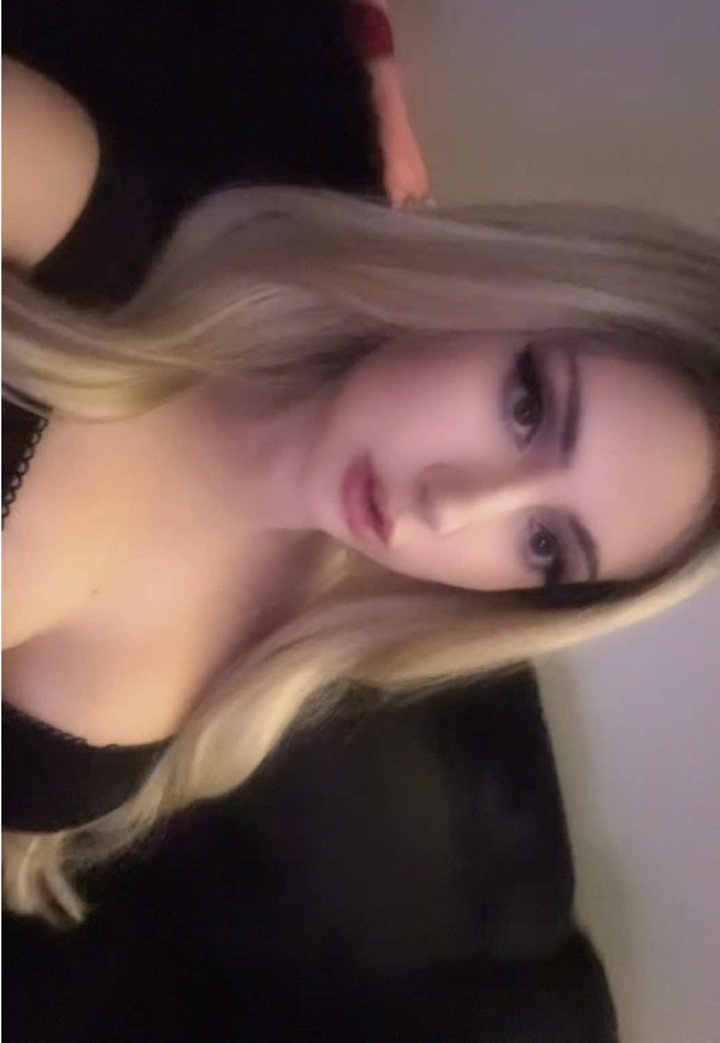 It’s like seeing an ex seeing myself blonde again lol 