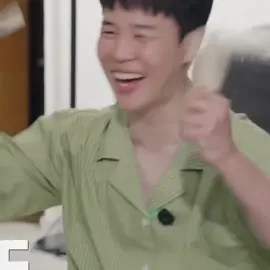 ẻm mái ngố trắng tròn như cục bông nghe tiếng cười của ẻm nó zui nó healing nó chữa lành nó yêu 🥺🥺🥺 làm gì cũng đáng yêu á 🥺🥺 #AreYouSure2 #jimin #parkjimin #jiminbts #jmvnfp 