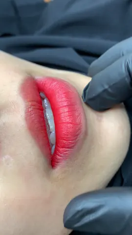 Môi vừa làm xong nhưng mịn màng như nhung đây ạ 🤗#xuhuonglamdep #làmchânmàyđẹp #làmđẹpmôi 