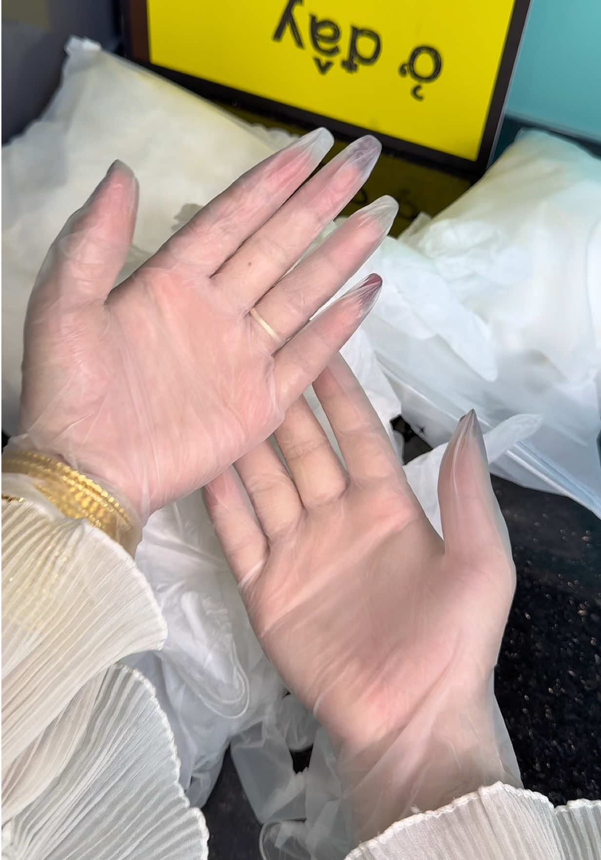 Găng tay trong suốt Vinyl dai dẻo #emkieutaphoa #gangtaytrongsuot #gangtay #gangtaytrongsuotvinyl #gangtayvinyl 