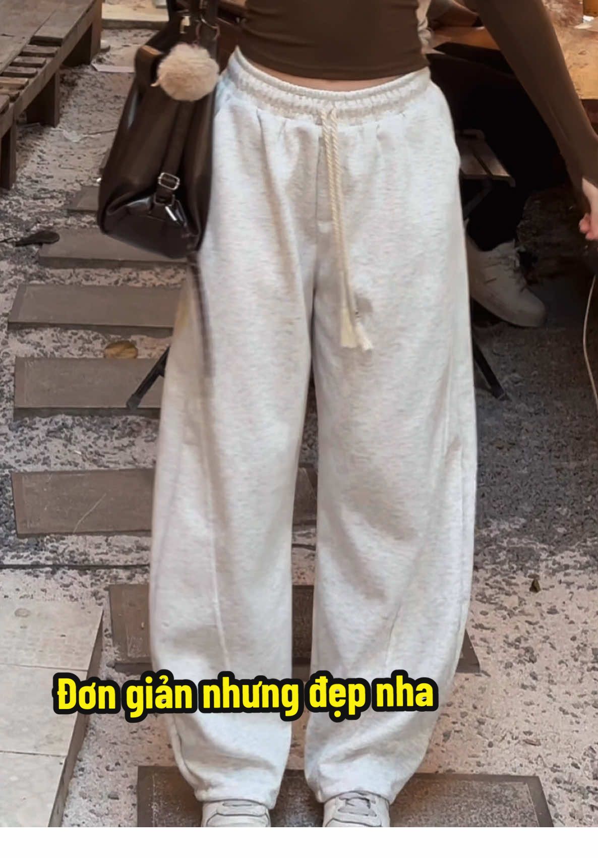 Quần này mặc cafe thoải mái mà đẹp #xuhuong #quanni #retroshop 