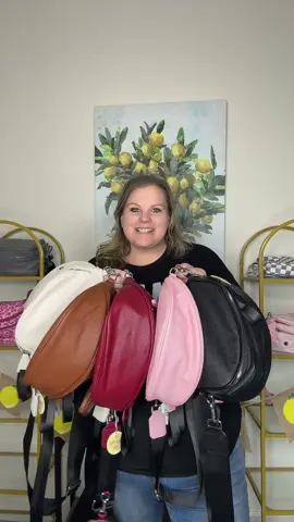 #cybermonday  #blackfridaysale #smallbusinesssaturday #bags #plussizefashion 