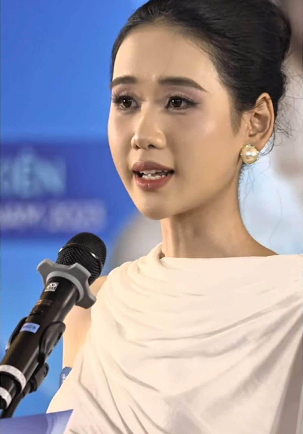 Thí sinh Trương Tâm Như đến từ Huế với khả năng bắn Tiếng Anh cực 