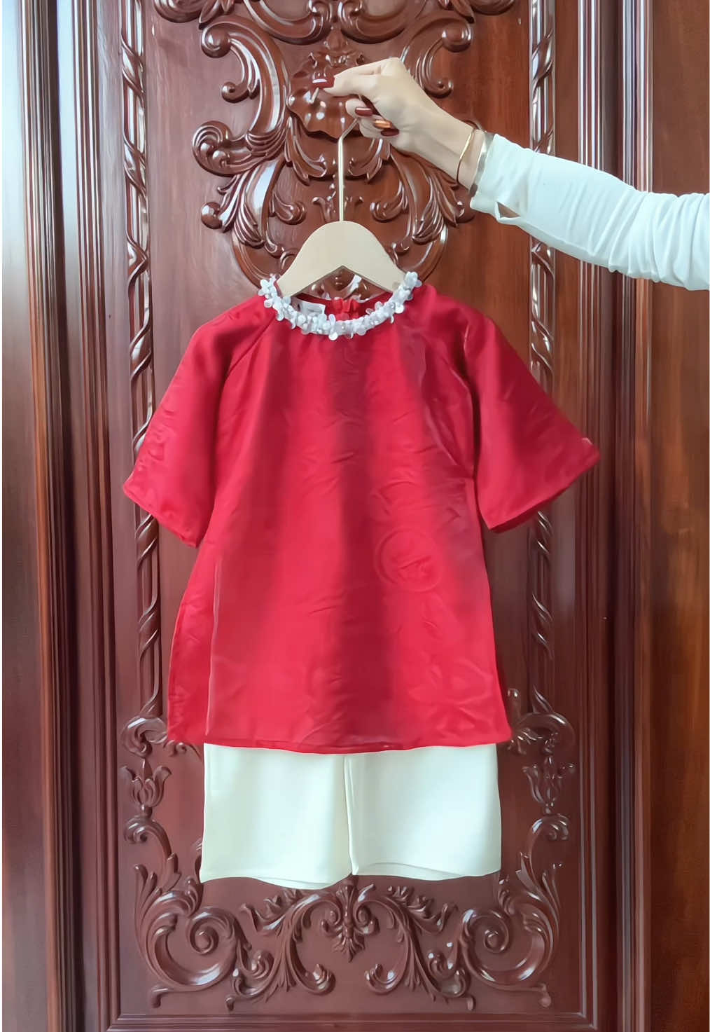 Áo dài cho bé#xuhuong #áodaicachtan #áodai #áodaitet #áodaidep 