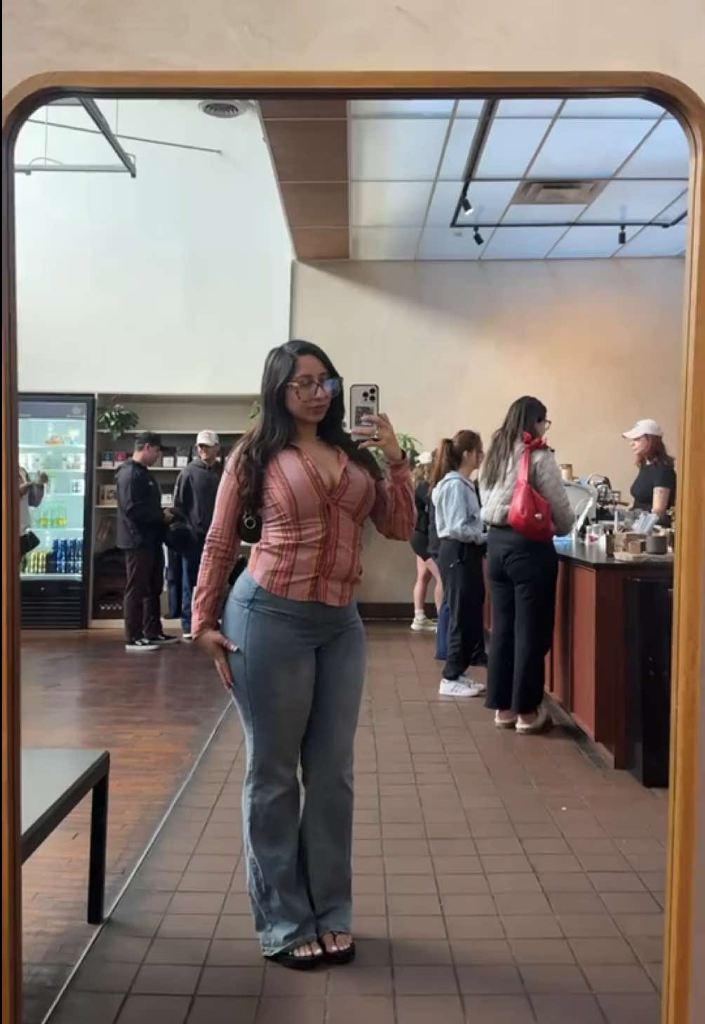 little solo cafe & reading date ☕️🌷📖 ˚ʚ♡ɞ˚ #selfLove #solodates #latina 