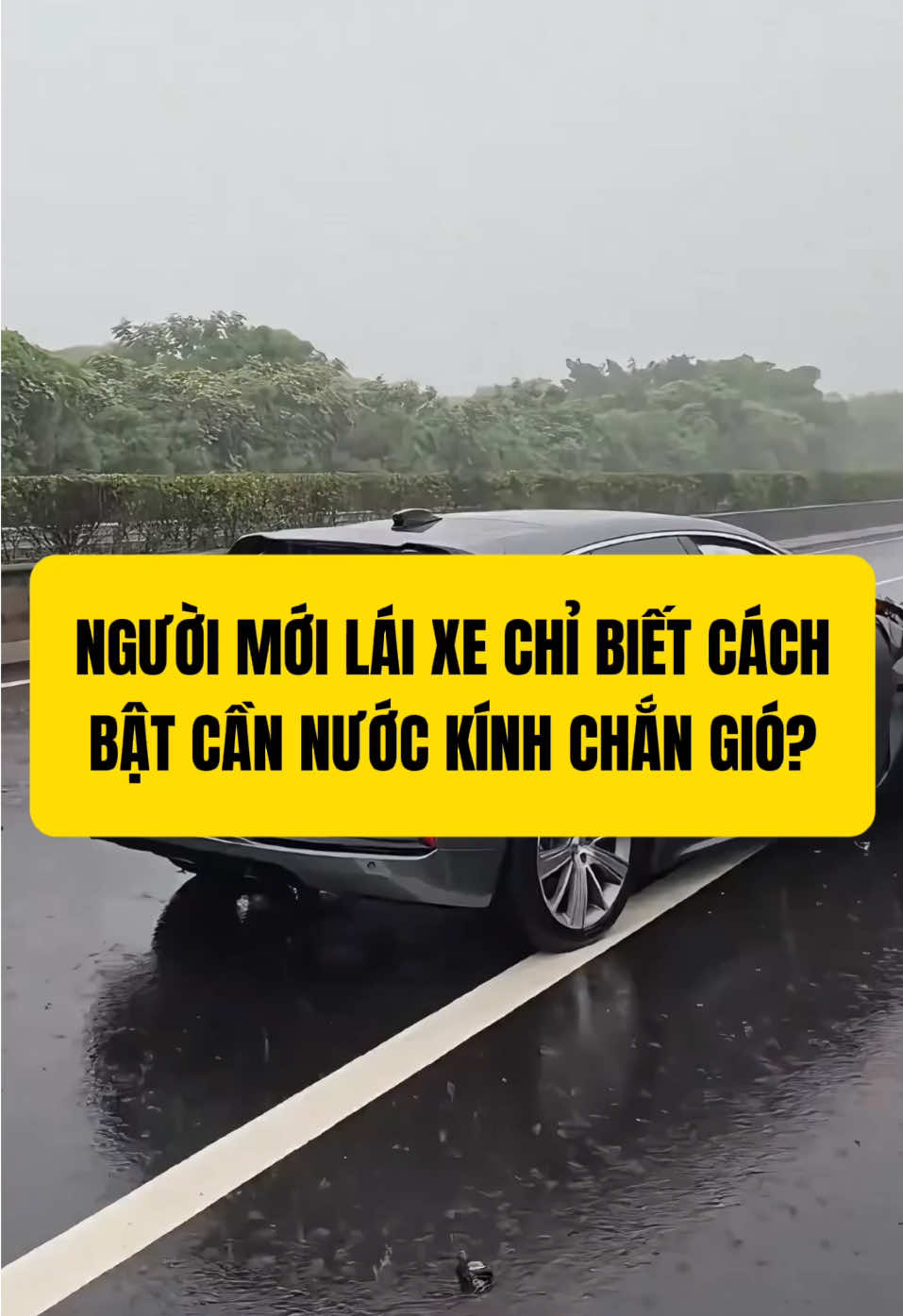 Mẹo lái xe ngày mưa người mới nên ghi nhớ nhé 😎🚗 #mexe #xeyeureview #hoclaixeoto #kienthucoto 