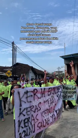 Demo hari ini Selasa 2 Desember 2025 Semoga tuntutan warga Pendowo, Kranggan, Temanggung, didengar dan mendapat keadilan #temanggung #temanggungbersenyum #temanggung24jam #huttemanggung191 #temanggunggandem #temanggunghokya #pabriktemanggung #pendowopedasbersatu🙏 #kranggantemanggung #temanggungbanget #polrestemanggung 