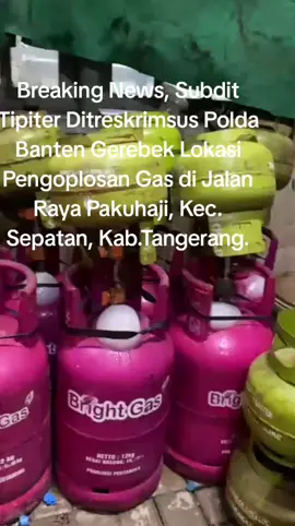 *PERIHAL :* Ungkap Kasus dugaan tindak pidana penyalahgunaan, pengangkutan dan/atau niaga bahan bakar Gas yang penyediaan dan pendistribusiannya diberikan penugasan pemerintah *(Suntik/Pemindahan isi Gas LPG 3kg ke LPG 12 Kg)* sebagaimana dimaksud dalam Pasal 55 Undang-Undang Nomor 22 Tahun 2001 tentang Minyak dan Gas Bumi sebagaimana diubah dengan Pasal 40 angka 9 Undang-Undang Nomor 6 Tahun 2023 tentang Penetapan Peraturan Pemerintah Pengganti Undang-Undang Nomor 2 Tahun 2022 tentang Cipta Kerja menjadi Undang-Undang.  *TKP* : _*PANGKALAN LPG 12 KG CAHAYA ABADI*_ yang beralamat di Jl. Raya Pakuhaji No.97 RT. 05 RW.01, Kel. Sepatan, Kec. Sepatan, Kab. Tangerang, Prov. Banten. *B. Yang Melaksanakan Tugas :* Subdit Tipiter DITRESKRIMSUS polda banten  *C. FAKTA-FAKTA :* - Telah diamakan lokasi *pemindahan isi Gas 3kg bersubsidi* ke tabung Gas ukuran 5,5 Kg dan 12 Kg pada hari Senin tanggal 1 Desember 2025 Jam 11.00 Wib yang terjadi  PANGKALAN LPG 12 KG CAHAYA ABADI yang beralamat di Jl. Raya Pakuhaji No.97 RT. 05 RW.01, Kel. Sepatan, Kec. Sepatan, Kab. Tangerang, Prov. Banten; - Kegiatan pemindahan Tabung Gas ukuran 3 Kg bersubsidi ke Tabung Gas 5,5 Kg dan 12 kg Non subsidi sudah berjalan selama 7 bulan sejak bulan Juni 2025 sampai bulan Desember 2025 sekarang ini; - Penjualan tabung gas 5,5 Kg dan 12 Kg dijual ke warung-warung dan restoran yang ada di Kab. Tangerang; - *Sdr. H. SONI* membeli tabung gas Lpg ukuran 3 Kg dengan harga Rp 19.000,- (sembilan belas ribu rupiah); - Harga jual pertabung 5,5 Kg isi hasil suntikan seharga Rp 80.000,- (delapan puluh ribu rupiah); - Harga jual pertabung 12 kg isi hasil suntikan seharga Rp 140.000,- (seratus empat puluh ribu rupiah) s.d Rp 160.000,- (seratus enam puluh ribu rupiah); - Tabung gas Lpg 3 Kg subsidi didapat dr dari pangkalan pangkalan yang datang ke lokasi untuk menjual tabung Gas Lpg 3 Kg; - Tabung Gas Lpg 12 Kg dijual ke warung2 dan Restoran yang ada di wilayah Kab. Tangerang, Prov. Banten. *D. TERSANGKA:* Tersangka yang di amankan berjumlah *6 (enam) orang* dengan peran sebagai berikut :  *DOKTER/PENYUNTIK GAS* 1. Nama : ANSORI - TTL : Bengkulu, 09-12-1995 - Pekerjaan : Buruh - Alamat : Kel. Sepatan, Kec. Sepatan, Kab. Tangerang, Prov. Banten 2. Nama : YANTO  - TTL : Tangerang, 15-09-1989 - Pekerjaan : Buruh - Alamat : Kp. Dadap, Rt. 03 Rw. 11, Kel. Gunungsari, Kec. Mauk, Kab. Tangerang, Prov. Banten *SUPIR* 3. Nama : NUNI TAOPIK - TTL : Lebak, 06-01-2000 - Pekerjaan : Buruh - Alamat : Kp. Babakan Lapangan, Rt.002 Rw.001 Ds. Cibungur, Kec. Cigemblong, Kab. Tangerang, Prov. Banten *KENEK* 4. Nama : NURJANI - TTL : Tangerang, 01-01-1983 - Pekerjaan : Buruh - Alamat : Ds. Mekarsari, Kec. Rajeg, Kab. Tangerang, Prov. Banten 5. Nama : SULAIMAN - TTL : Bekasi, 10-08-1977 - Pekerjaan : Buruh - Alamat : Ds. Gunungsari, Kec. Mauk, Kab. Tangerang, Prov. Banten *Pemilik Kegiatan* 6. Nama : *BASONI alias SONI* - TTL : Tangerang,  - Pekerjaan : Wiraswasta - Alamat : Jl. Raya Pakuhaji No.97 RT. 05 RW.01, Kel. Sepatan, Kec. Sepatan, Kab. Tangerang, Prov. Banten. *E. BARANG BUKTI YANG DI AMANKAN*: 1. 1 (satu) unit Kendaraan R4 Suzuki Carry warna putih dengan Nopol B 9815 JZE; 2. 1 (satu) unit Kendaraan R4 Suzuki Carry warna putih dengan Nopol B 9973 JAC; 3. 1 (satu) unit Kendaraan R4 Suzuki Carry warna putih dengan Nopol B 9986 JAA; 4. 1 (satu) unit Kendaraan R4 Mitsubishi L300 dengan Nopol B 9425 JAC; 5. *77 (tujuh puluh tujuh) buah tombak regulator* pemindahan gas Lpg;  6. 1 (satu) buah timbangan digital merek NewTech; 7. 1 (satu) buah karung berisi segel untuk tabung Gas 12 Kg; 8. *BB TABUNG GAS* : Dengan *jumlah 2.043 (dua ribu empat puluh tiga) tabung* gas Lpg ukuran 3 Kg dan 12 kg dengan rincian: - 896 (delapan ratus sembilan puluh enam) tabung gas Lpg ukuran 3 Kg (isi) - 1.147 (seribu seratus empat puluh tujuh) buah tabung gas Lpg ukuran 3 Kg (kosong). - ⁠60 (enam puluh) buah tabung gas Lpg ukuran 5,5 Kg (kosong); - ⁠504 (lima ratus empat) buah tabung gas Lpg ukuran 12 Kg dengan rincian: - 270 (dua ratus tujuh puluh).....