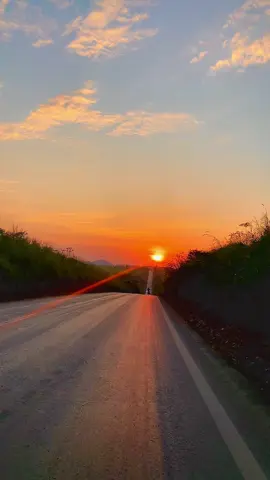 “Vào một ngày đẹp trời nào đó, bạn sẽ quên được những thứ đáng phải quên và gặp được những điều đáng phải gặp trong đời.