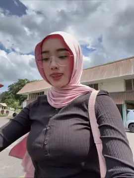 bye bye poli nak cuti 