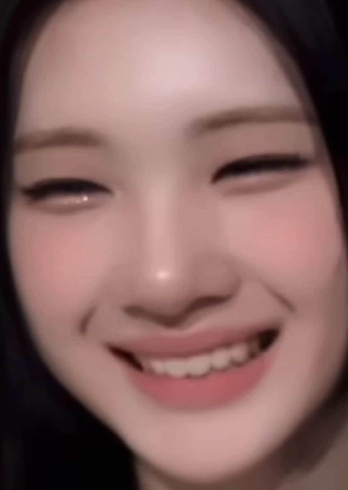 Uri main dancer, cegan soft spoken ku, si pemilik senyum Indah, anak mami doyan makan, grandma hatuha 