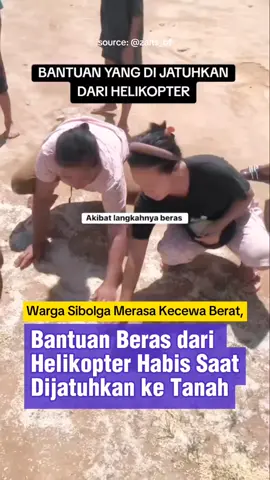 Bantuan beras dijatuhkan dari helikopter untuk korban banjir dan tanah longsor di Taput-Sibolga, Sumatra Utara. Namun, banyak warga merasa kecewa karena paket bantuan cepat habis begitu sampai di tanah, sehingga tidak semua korban bisa mendapatkannya. #bencanaalam #banjirbandang #longsor #korbanbanjirbandang #PrayForSumatera 