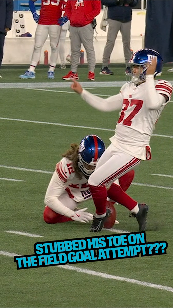 HAVE YOU SEEN THIS BEFORE?? 😅 😆 Giants Younghoe Koo missed everything AND stubbed his toe on the field goal attempt!! Watch the #NFL on ESPN on Disney+ #ESPN #younghoekoo #NewYorkGiants #fyp
