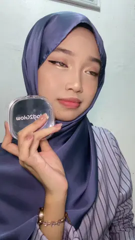 NEW glowy cushion g2g ! 😍 #yuuqis #glad2glow #glowycushion 