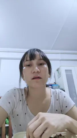 #ငပိရည်နဲ့စားနိုင်မှကိုယ့်ဘ၀ထဲ၀င်လာခဲ့ 