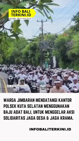 Ratusan warga dari Jimbaran mendatangi Polsek Kuta Selatan, Badung, pada Selasa (2/12). Kehadiran massa ini bertujuan memberikan dukungan moral kepada dua warga mereka yang saat ini ditahan oleh pihak kepolisian. Penahanan tersebut terkait dengan insiden amuk massa yang melibatkan seorang oknum sopir truk tangki. Situasi di lokasi berlangsung kondusif dengan pengawasan ketat aparat kepolisian. Warga menegaskan bahwa kedatangan mereka adalah bentuk solidaritas serta harapan agar proses hukum dapat berjalan dengan adil dan transparan. Source: @baliprawara @jurnalisrakyat #BeritaBali #KutaSelatan #Jimbaran #UpdateBali #PolsekKutaSelatan       