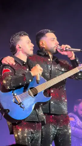 Se me enchino la piel en este momento 😭💔✨🥺  #losparras_oficial😢🕊 #carlosparra🕊️ #carlosparraporsiempre🤍🕊️ #cesarparraoficial 