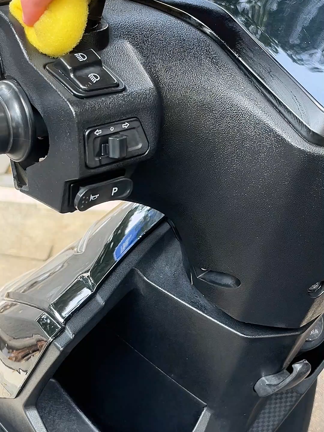 Hindi ito temporary shine — REAL restoration na tumatagal!#longlasting#BeforeAndAfter#plasticrestorer#safe#carglowlab