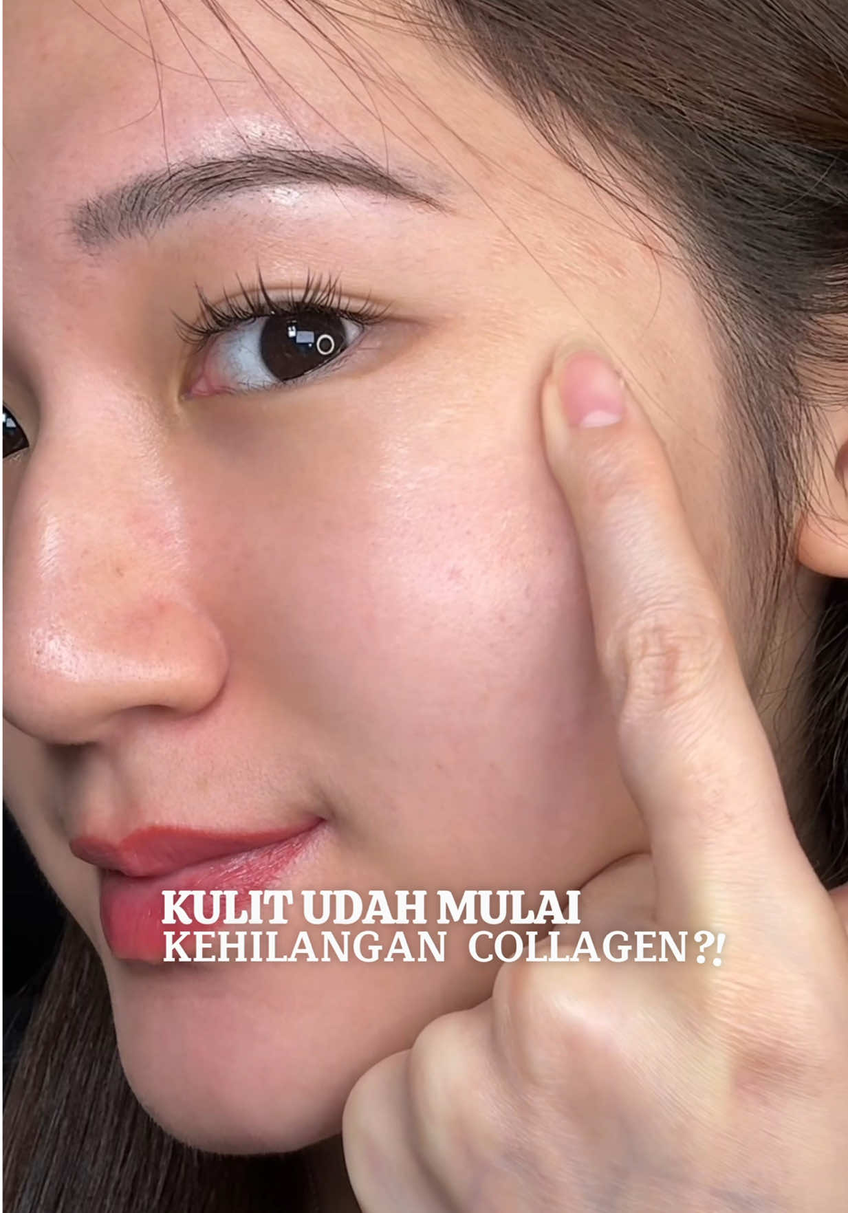 kalo mulai muncul kerutan, tinggal pakein collagen moisturizer dari @Wardah Beauty Official, kulit bakal balik plumpy & glowing lagi 🤩✨ #WardahFaceLift #Wardah #WardahMoisturizer #Liftingmoist #WardahCollagenMoist  