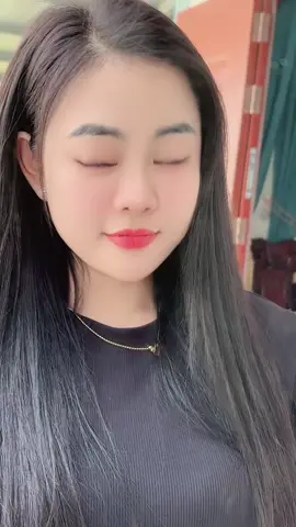 Tôi đi tìm bôi xóa hình em trong mắt tôi…