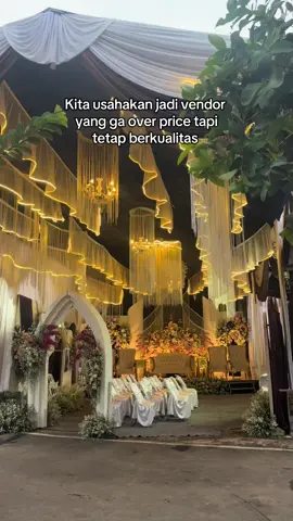 Dekorasi kaya gini dengan harga low budget kita wujudkan😍 #dekorasiwedding #dekorasipernikahan #weddingdecor #wobandung #fyp 