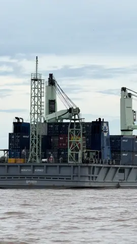 Otw parkir Pontianak with MV. Meratus Borneo  #fyppelautindonesia🛳⚓💪 #pelautindonesia #pelautpunyacerita #pelautindonesiatiktok #pelautindonesia🇲🇨🇲🇨 