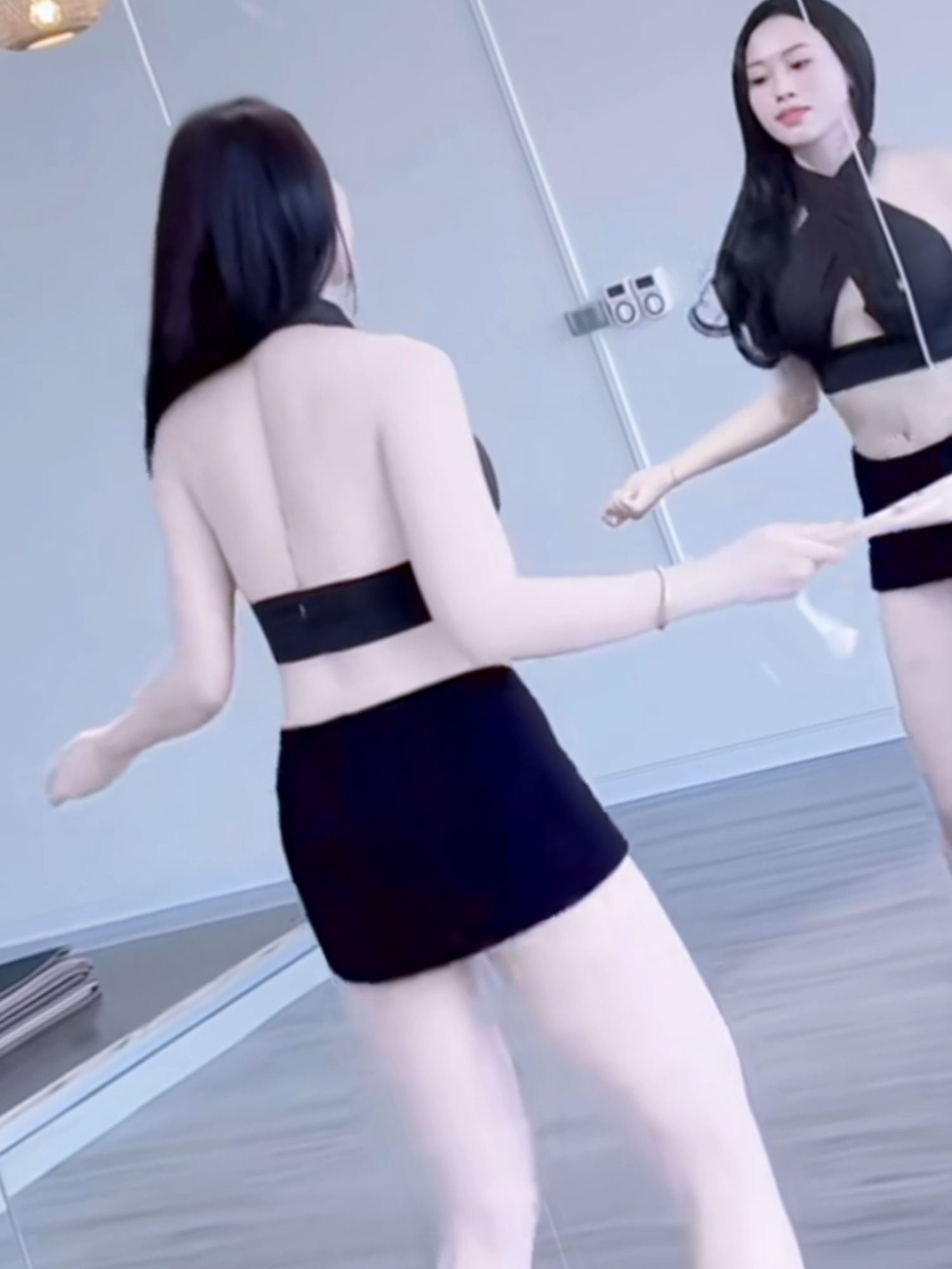 Dáng đẹp nhảy giỏi #vuongconuong #nhaytiktok #gaixinh #nhaydep #nhayxuhuong #lengangtroiremix #lengangtroi