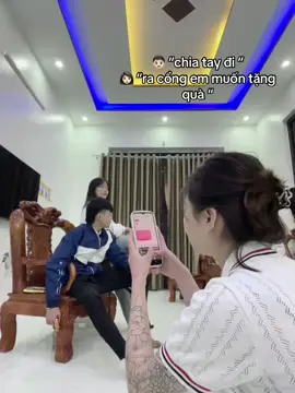 cẩn thận sau lưng kìa bé iu ##xuhuongtiktok #xuhuongtiktok#xuhuongtiktok