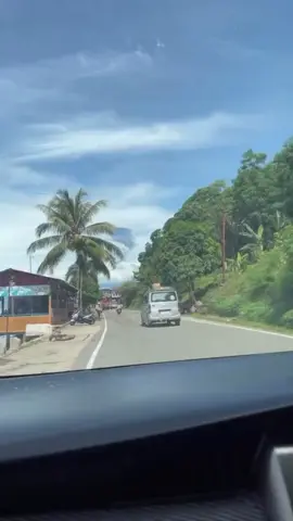 GUNUNG MARAPI DI SUMATRA BARAT, ERUPSI Hari ini 2 Desember 2025 Sekitar pukul 10:34 WIB Gunung Marapi di Sumatra Barat Erupsi. Tinggi kolom abu belum terpantau berapa tingginya tetapi diperkirakan sekitar 2000 meter. Masyarakat di lereng Gunung Marapi waspada terhadap hujan abu. Erupsi kali ini terpantu pada seismogram dengan amplitudo maksimum 30,3 mm denan durasi 51 detik. #marapi #semeru #merapi #erupsi #mahameru 