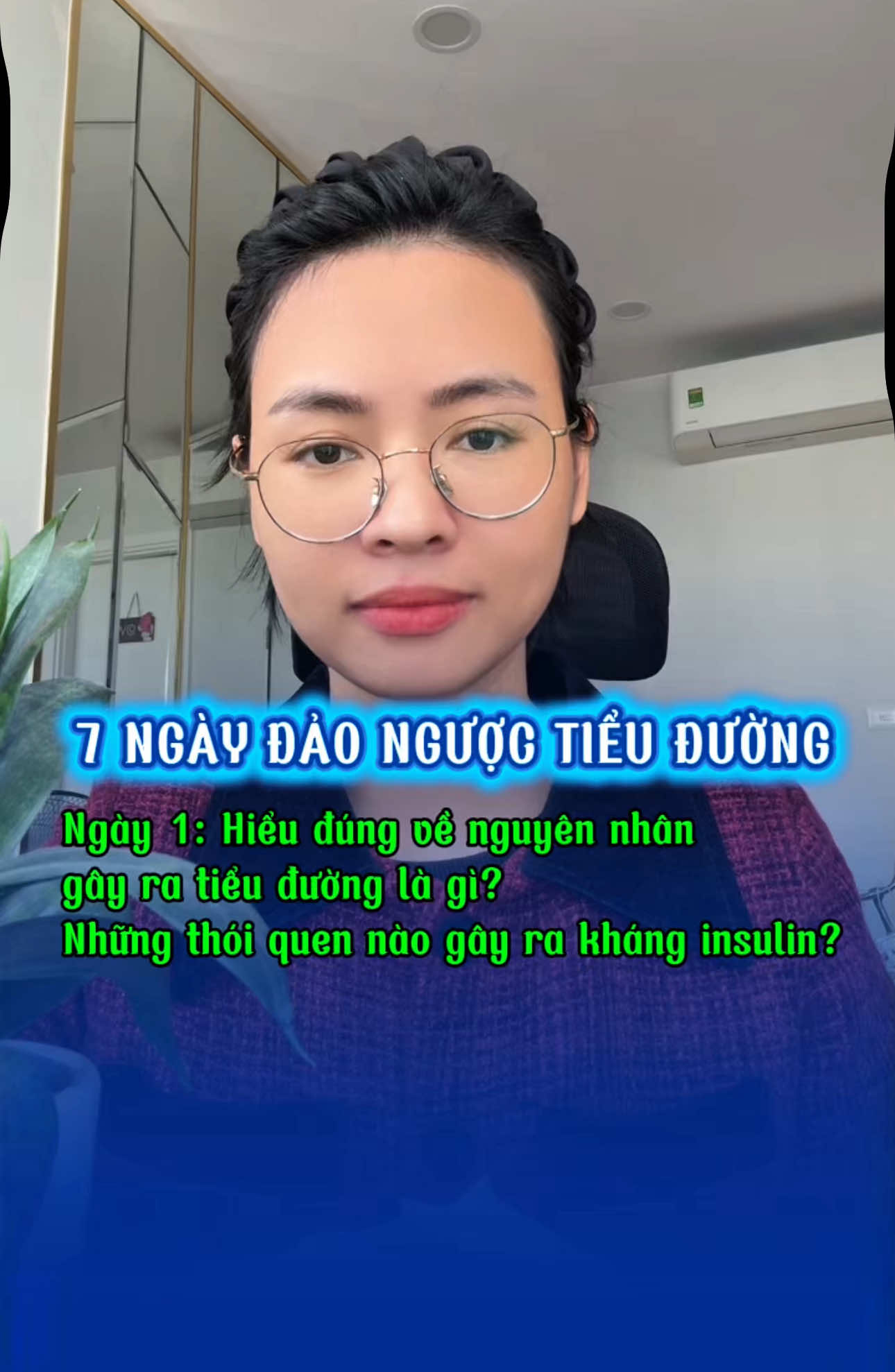 7 ngày đảo ngược tiểu đường tuyp2.  Ngày 1: Hiểu đúng về cơ chế, nguyên nhân gây ra tiểu đường? 1️⃣ Tiểu đường type 2 KHÔNG bắt đầu từ đường huyết cao — mà bắt đầu từ kháng insulin Nói cho đúng cơ chế: * Cơ thể bạn phải sản xuất insulin mỗi khi bạn ăn. * Nếu bạn ăn quá nhiều bữa, quá nhiều tinh bột, quá nhiều đồ ngọt, hoặc ăn vặt suốt ngày… → insulin bị kích liên tục. * Tế bào bị “ngập” insulin → mất nhạy cảm → không mở cửa nhận đường nữa. 👉 Đây gọi là kháng insulin. 1 ví dụ đơn giản dễ hiểu hơn về kháng insulin: cơ thể bạn ban đầu giống như 1 chiếc Vali rỗng quần áo giống như insulin ban đầu bạn  rất dễ xếp quần áo vào Vali bởi Vali có rất nhiều chỗ nhưng khi Vali này đầy rồi việc bạn cố nhét thêm quần áo ngày càng khó khăn hơn và rồi bạn không thể nhét thêm được bất kỳ chiếc quần áo nào vào Vali nữa => đó chính là tình trạng khánh insulin. Khi đã kháng insulin rồi, đường trong máu bị kẹt lại bên ngoài tế bào → đường huyết tăng → xét nghiệm báo tiền tiểu đường → tiểu đường. Kháng insulin → tăng mỡ nội tạng → tăng mỡ gan → rối loạn chuyển hóa → đường huyết tăng.  Lý do bạn bị kháng insulin — 90% dân số mắc mà không biết. #diabetes #tieuduongtuyp2 #khanginsulin #daithaoduong #diabetestipo2 