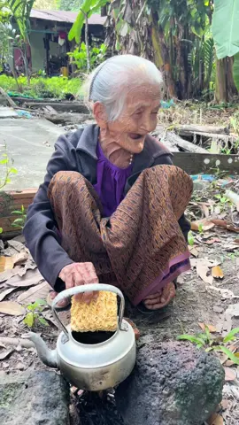 ในที่สุดก็ได้กิน #ยายคลิ้งวัย96ขวบ #ประธานคลิ้ง #หลานยายคลิ้ง #ยายแดง 