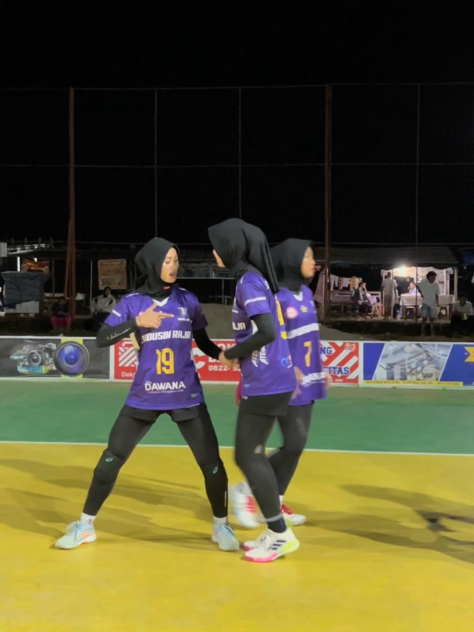 bikin diabetessss  @FitriWahyu @Nia @dipa @Slamet Mulyadi @limosinraja  #volleyball #voliputri #voliasik #volicantik 