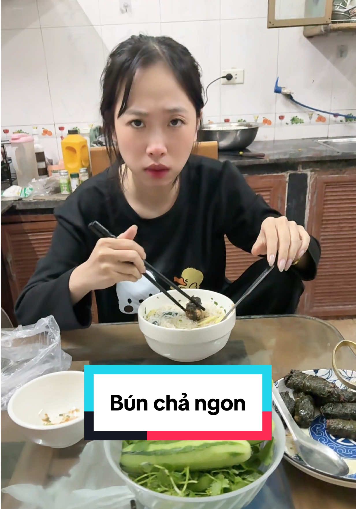 Anh em vào xác nhận giúp em xem trầu không quấn thịt có ăn được k phát