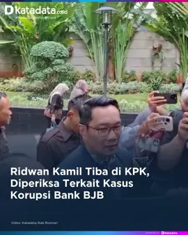 Mantan Gubernur Jawa Barat Ridwan Kamil memenuhi panggilan Komisi Pemberantasan Korupsi (KPK) dalam penyidikan kasus dugaan korupsi proyek pengadaan iklan pada Bank Pembangunan Daerah Jawa Barat dan Banten (Bank BJB) periode 2021-2023 pada Selasa (2/12). Berdasarkan pantauan tim Katadatacoid, Ridwan Kamil tiba pada pukul 10.40 WIB dan ditemani sejumlah pengacara. Kepada awak media, Ridwan Kamil mengatakan bahwa ia senang dipanggil oleh KPK karena dapat memberikan klarifikasi. 